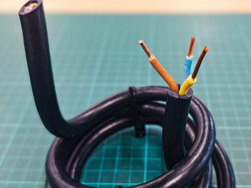Recycled electrical cable with exposed colored wires